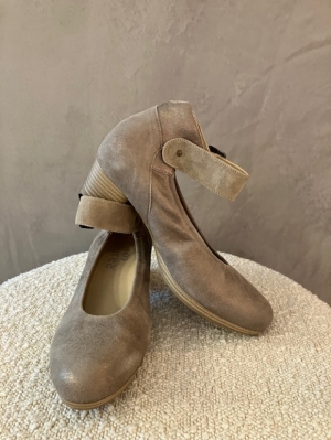 taupe bruin
