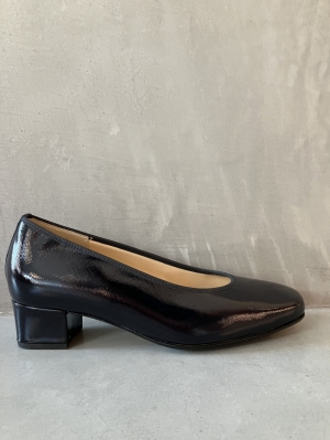 Evelyn J Ocean black