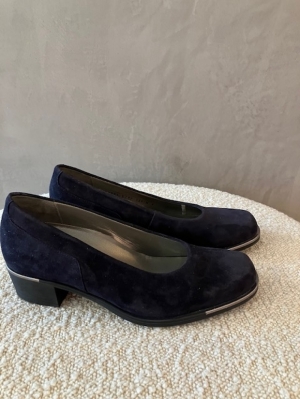 blauwe instapper met hak blauw