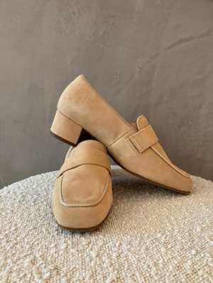 evelyn J creme beige