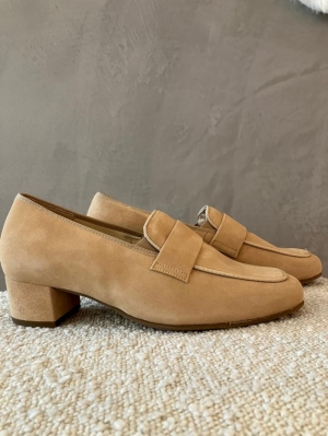 evelyn J creme beige