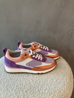 mari 01.04 orange oranje