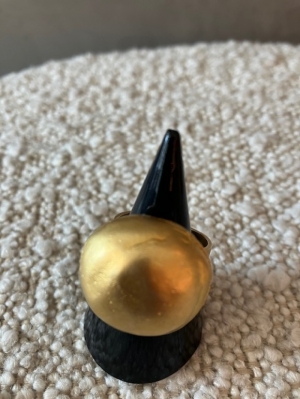 gouden ring gouden bol goud