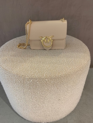 lederen handtas beige