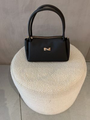 Nymphea clio zwart
