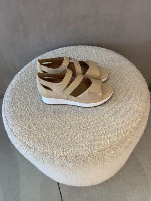 260430 734 beige